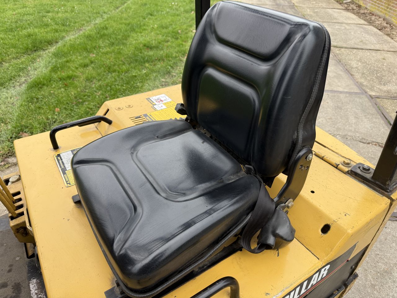 Caterpillar 1500KG elektrisch triplex Freelift sideshift