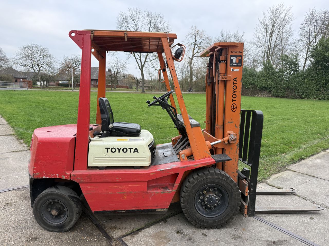 Toyota 2 tonner diesel heftruck Sideshift verlichting automaat