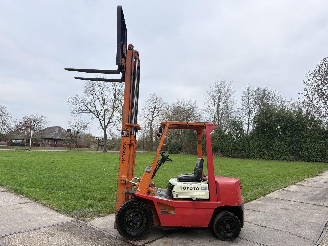 Toyota 2 tonner diesel heftruck Sideshift verlichting automaat