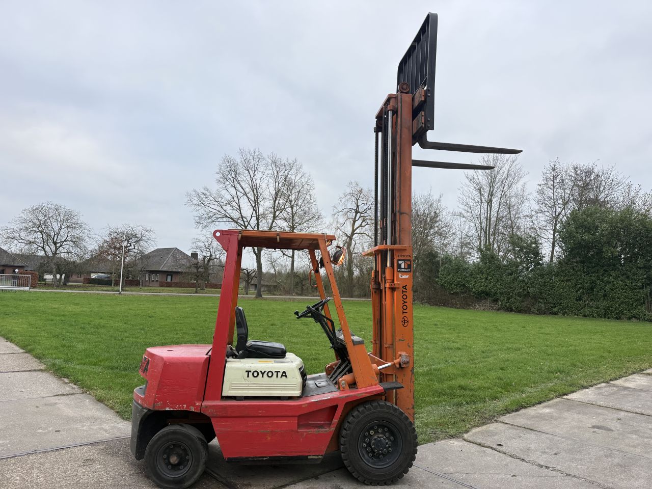 Toyota 2 tonner diesel heftruck Sideshift verlichting automaat