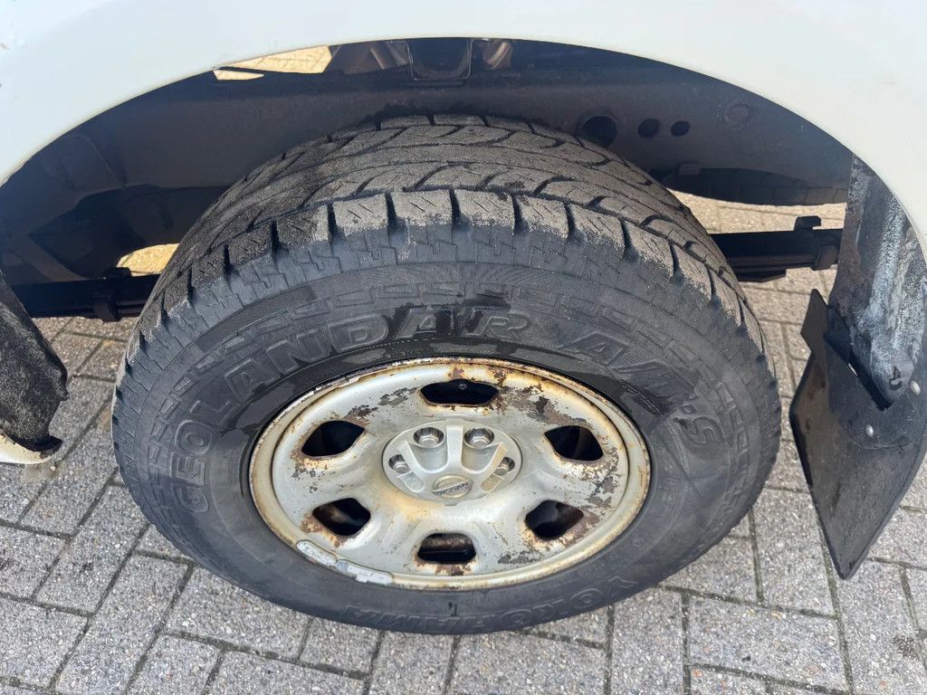 Nissan NAVARA **4X4-EURO 4-LOW KM**