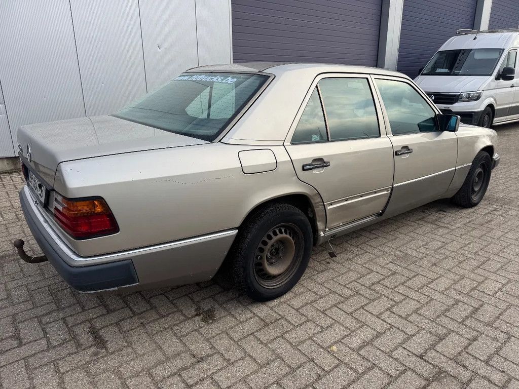 Mercedes-Benz 200-serie **250D-W124**