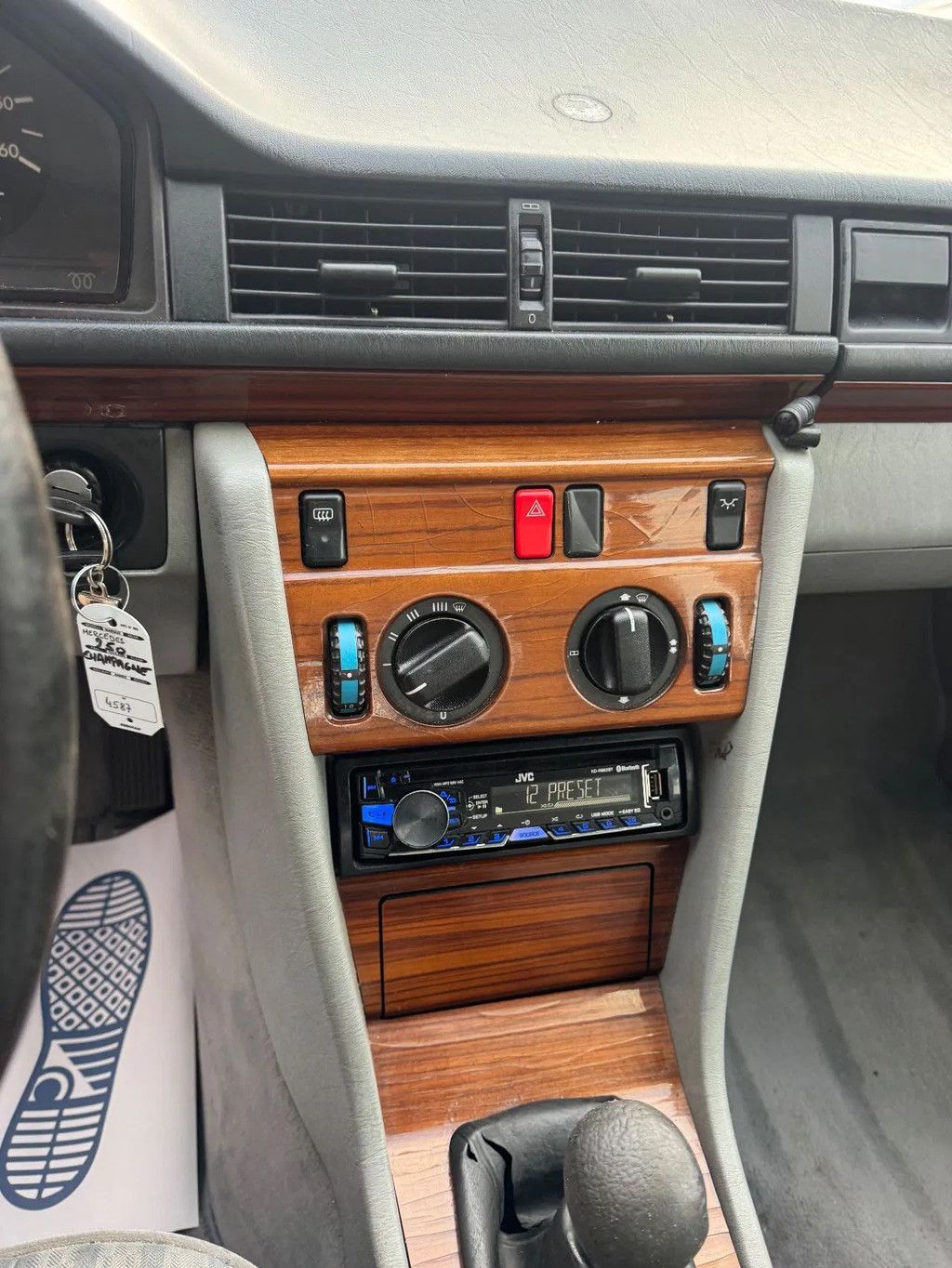 Mercedes-Benz 200-serie **250D-W124**