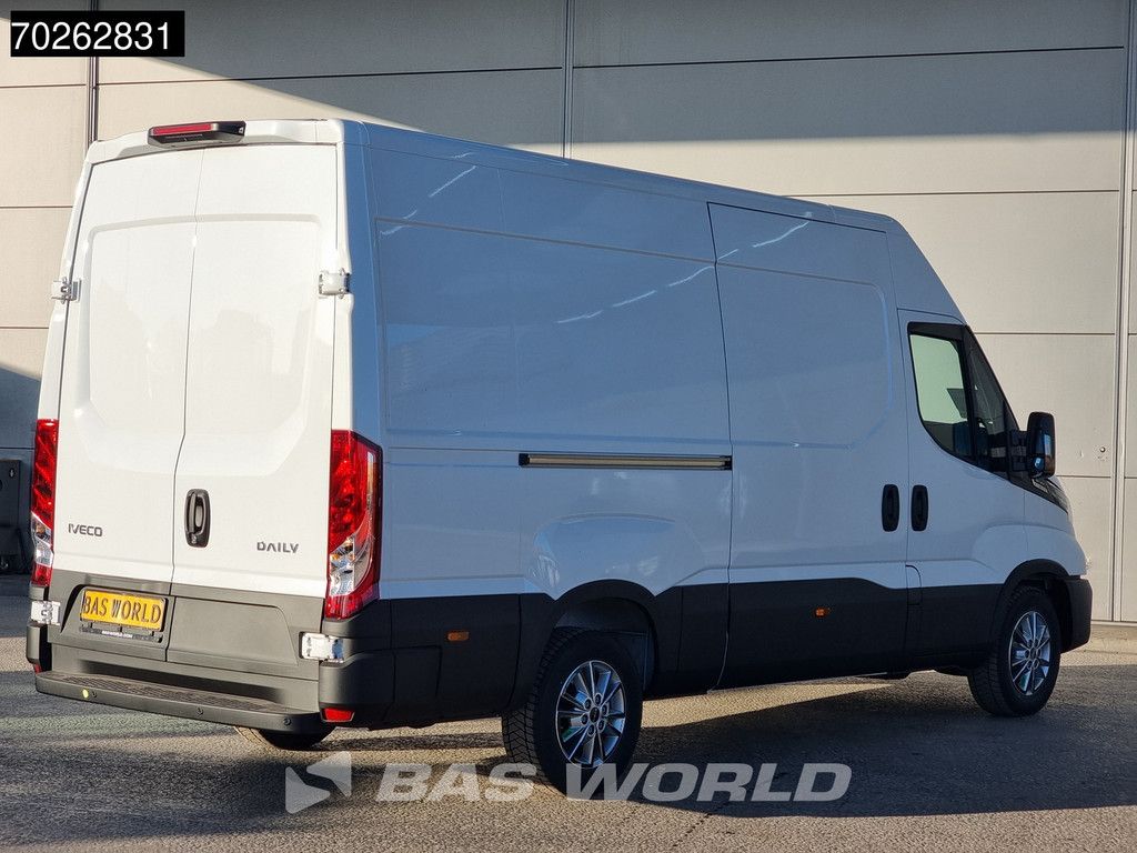 Iveco Daily 35S21 3.0L Automaat 210PK L2H2 2025-Model 3,5t Trekvermogen ACC LED CarPlay Camera Parkeersensoren Velgen Euro6 L3 12m3 Klima