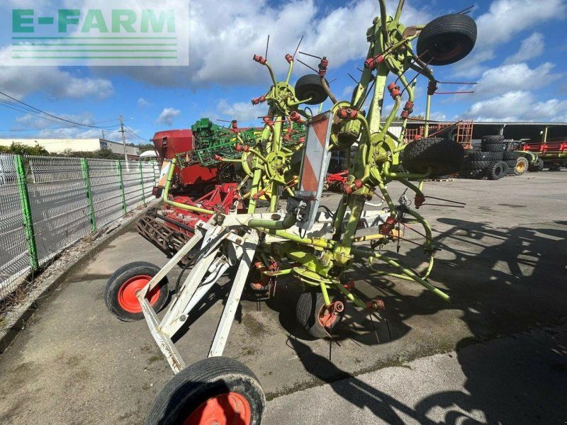 Claas faneuse volto 870t