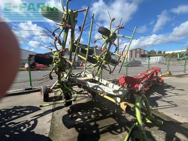 Claas faneuse volto 870t