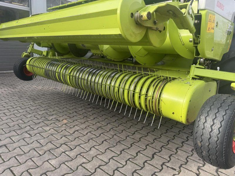 Claas PICK UP 300 HD Profi