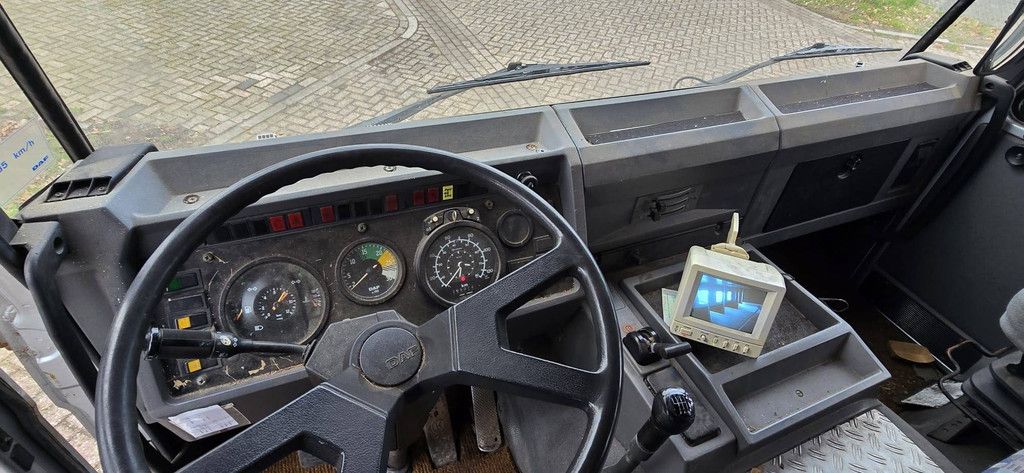 Horse trailer DAF AE64NT Diesel 158 hp 1990