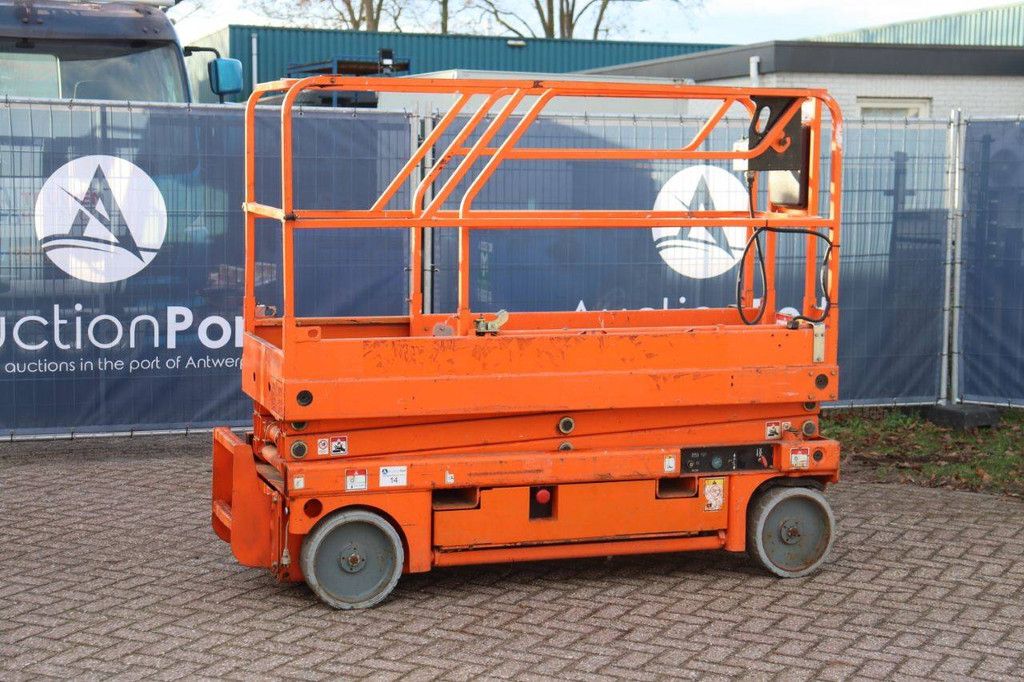 Scissor lift Haulotte Compact 8 Electric 8m 2003