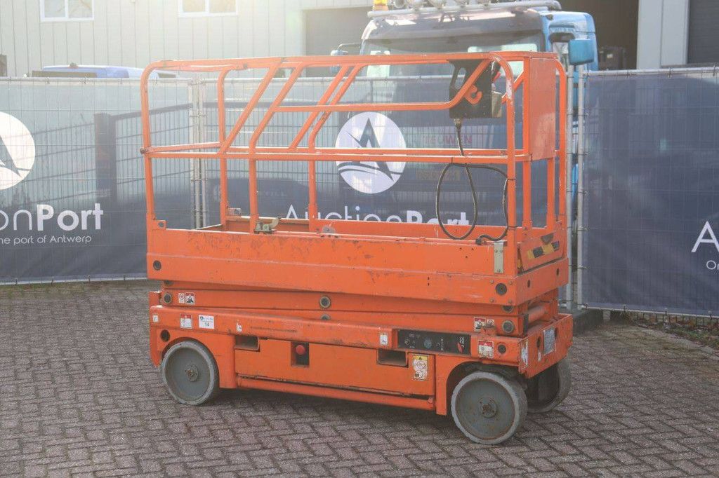 Scissor lift Haulotte Compact 8 Electric 8m 2003