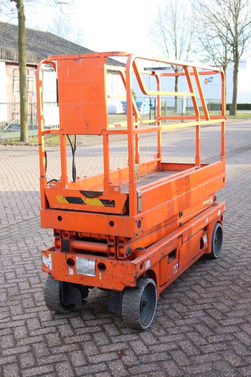 Scissor lift Haulotte Compact 8 Electric 8m 2003