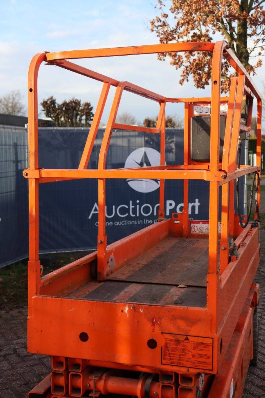 Scissor lift Haulotte Compact 8 Electric 8m 2003