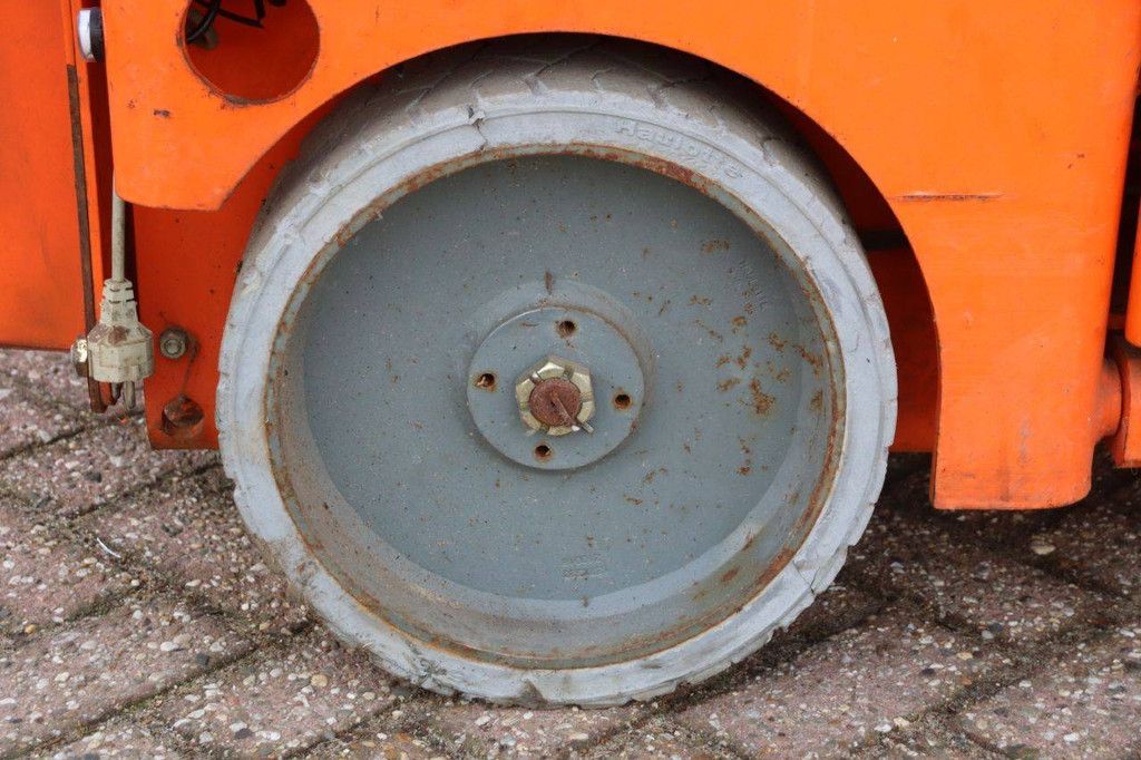 Scissor lift Haulotte Compact 8 Electric 8m 2003