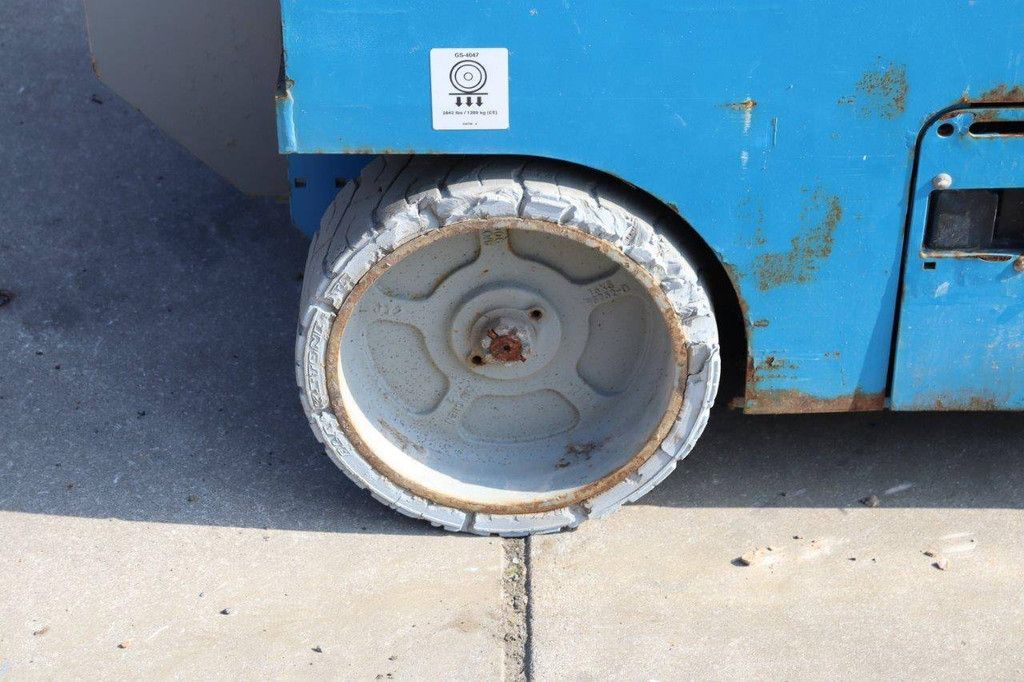 Genie GS4047 Electric Scissor Lift 350kg 13.70m 2013