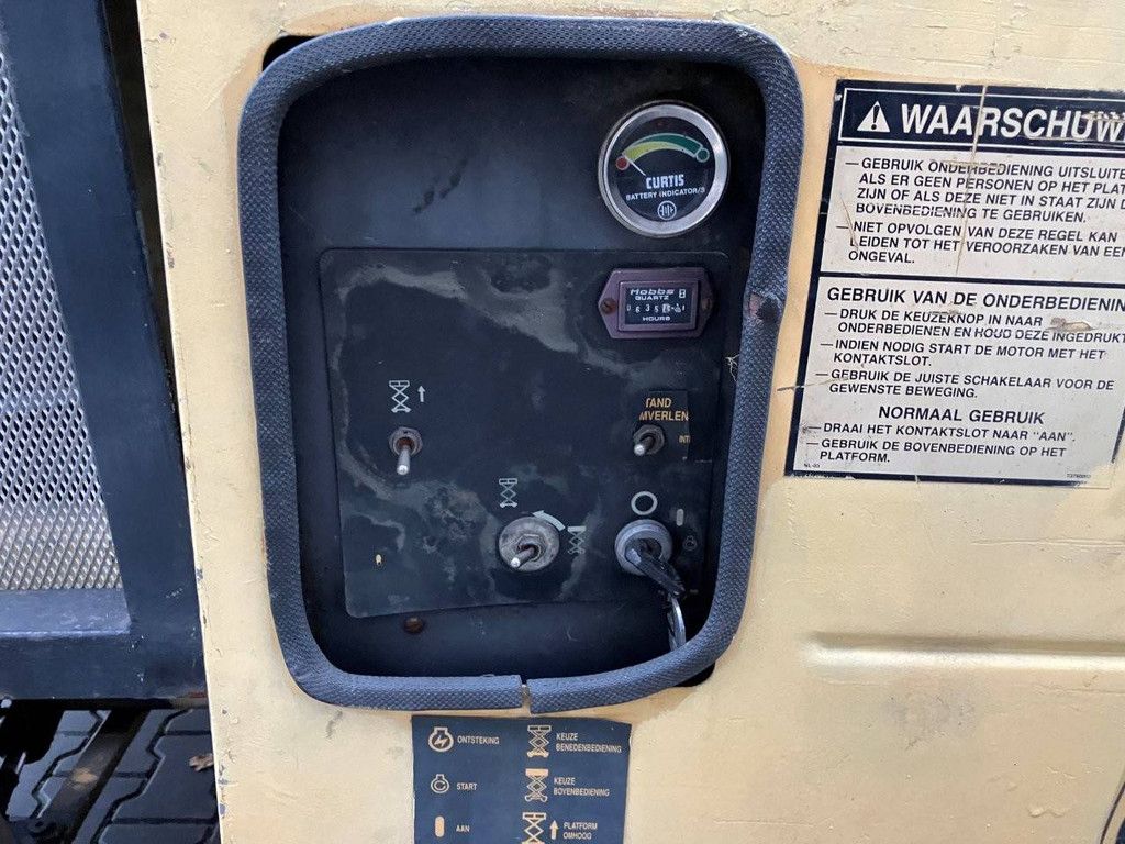 Schaarlift Grove SM4688E Elektrisch 14m 1996