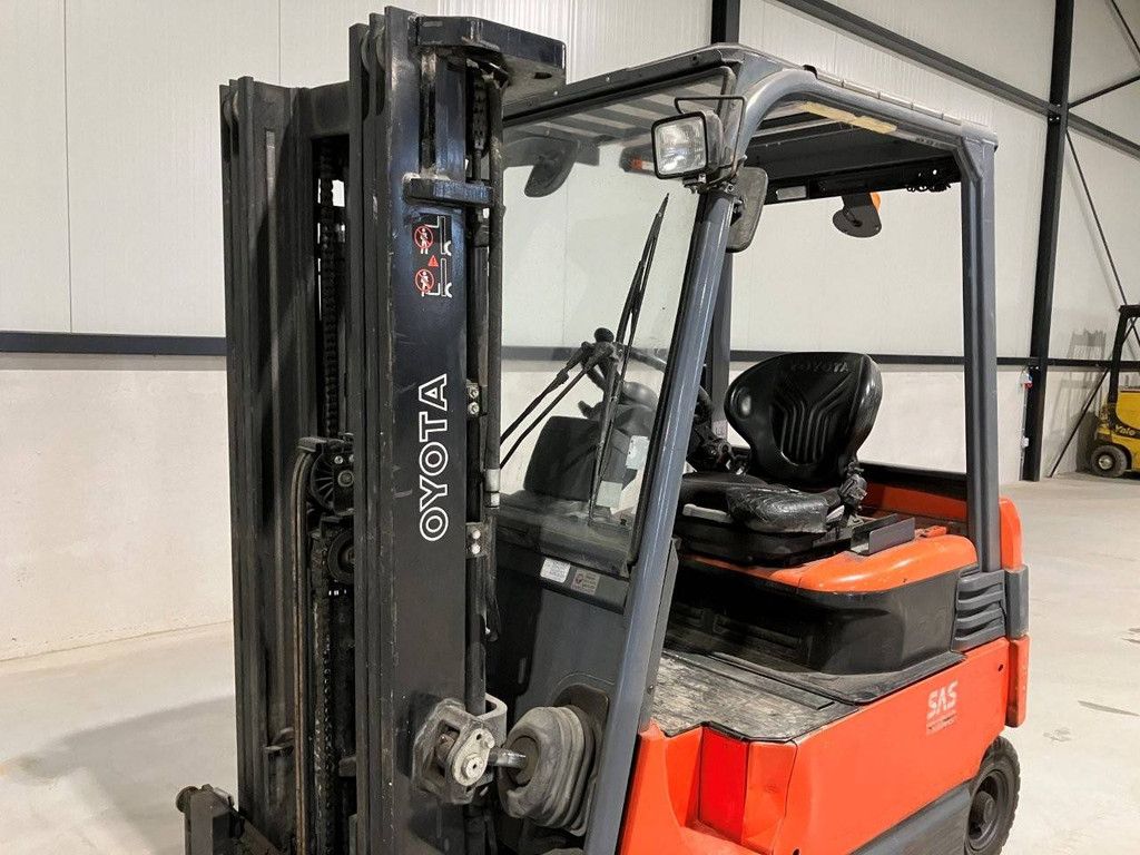 Toyota 7FBMF20 Elektro-Gabelstapler, 2000 kg, 4,7 m, Baujahr 2011