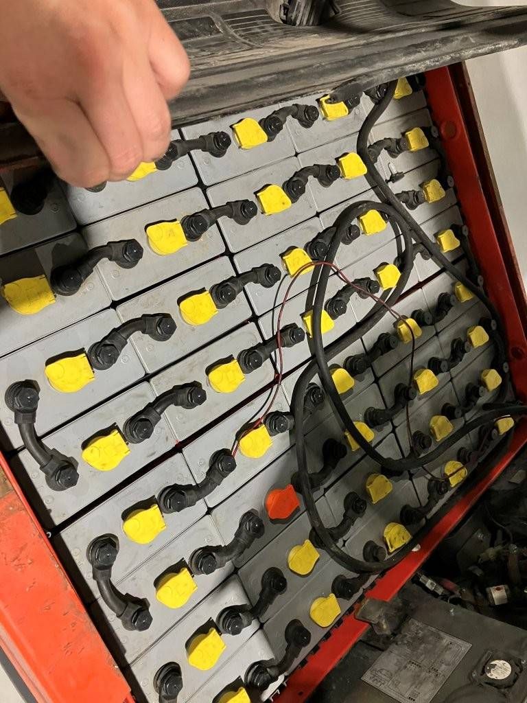 Toyota 7FBMF20 Elektro-Gabelstapler, 2000 kg, 4,7 m, Baujahr 2011