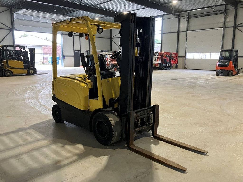 Hyster J2.5XN Electric Forklift 2360kg 4.95m 2017