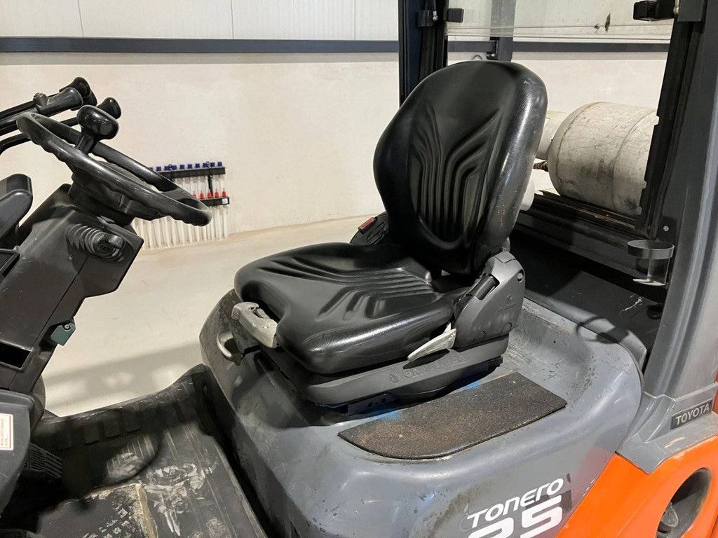 Gabelstapler Toyota 02-8FG25 LPG 2500kg 4,0m 2008