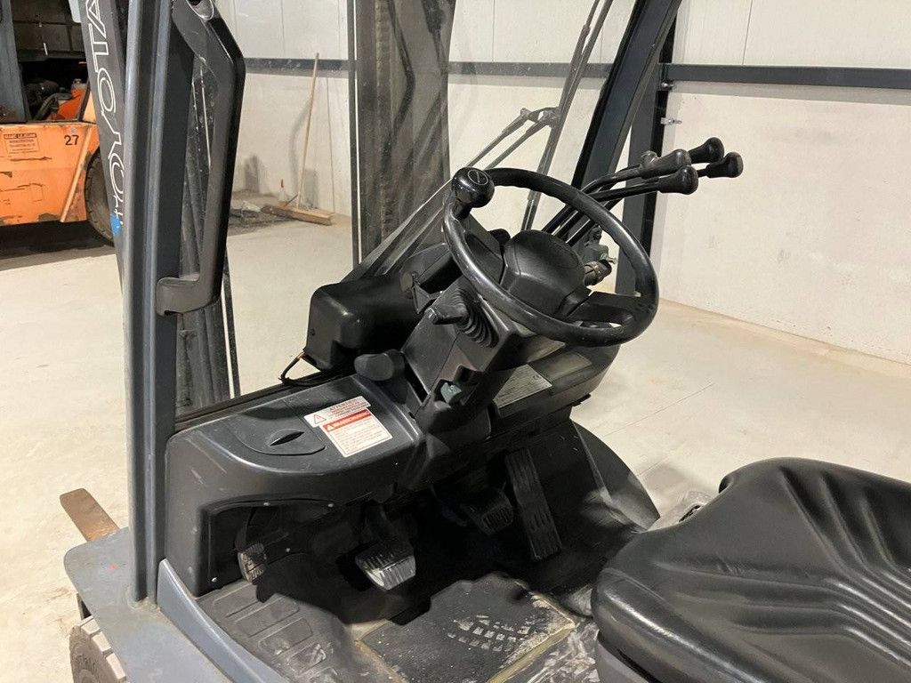 Gabelstapler Toyota 02-8FG25 LPG 2500kg 4,0m 2008