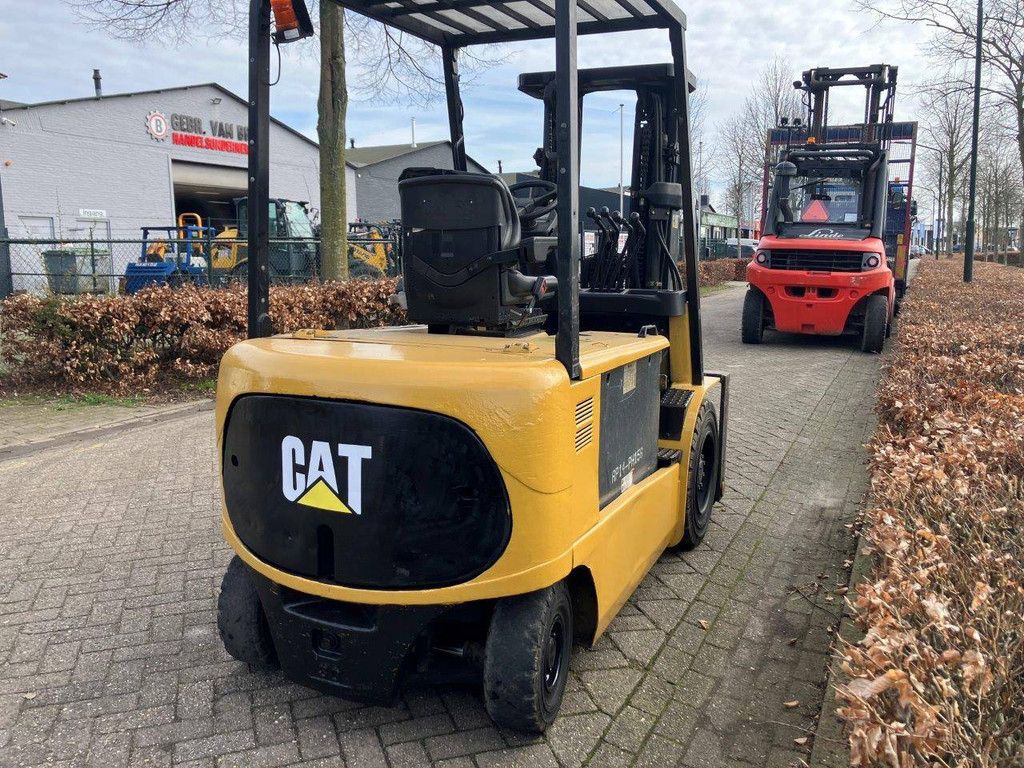 Gabelstapler Caterpillar EP30K Elektro 3000 kg 4,7 m 2009