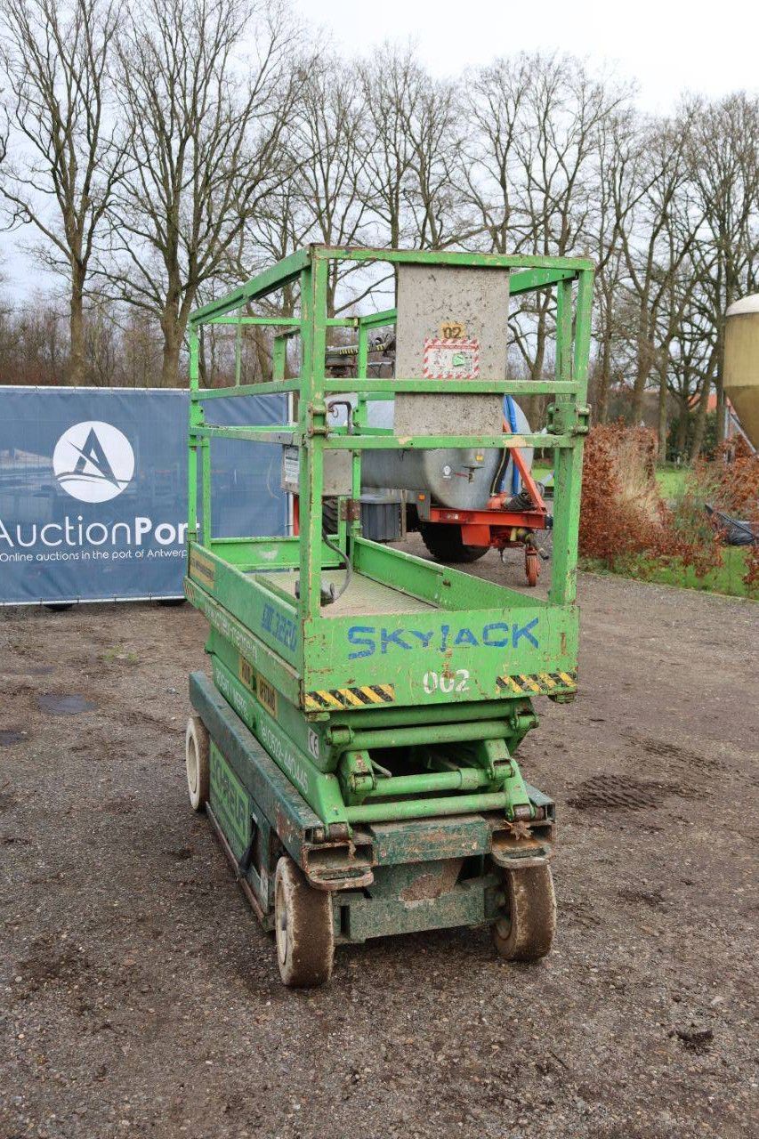 Scissor lift Skyjack SJ 3220 Electric 8.1m 1998