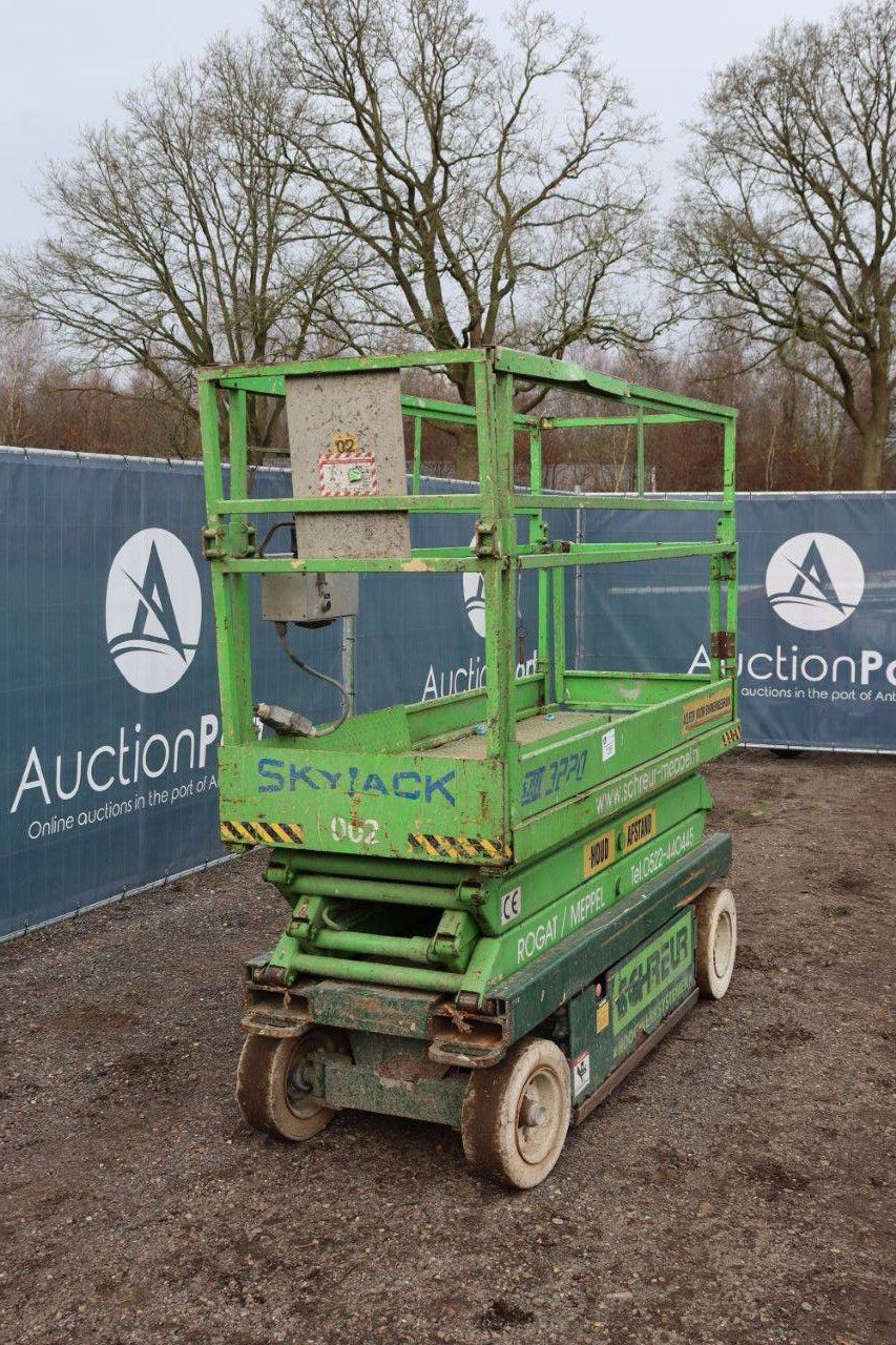 Scissor lift Skyjack SJ 3220 Electric 8.1m 1998