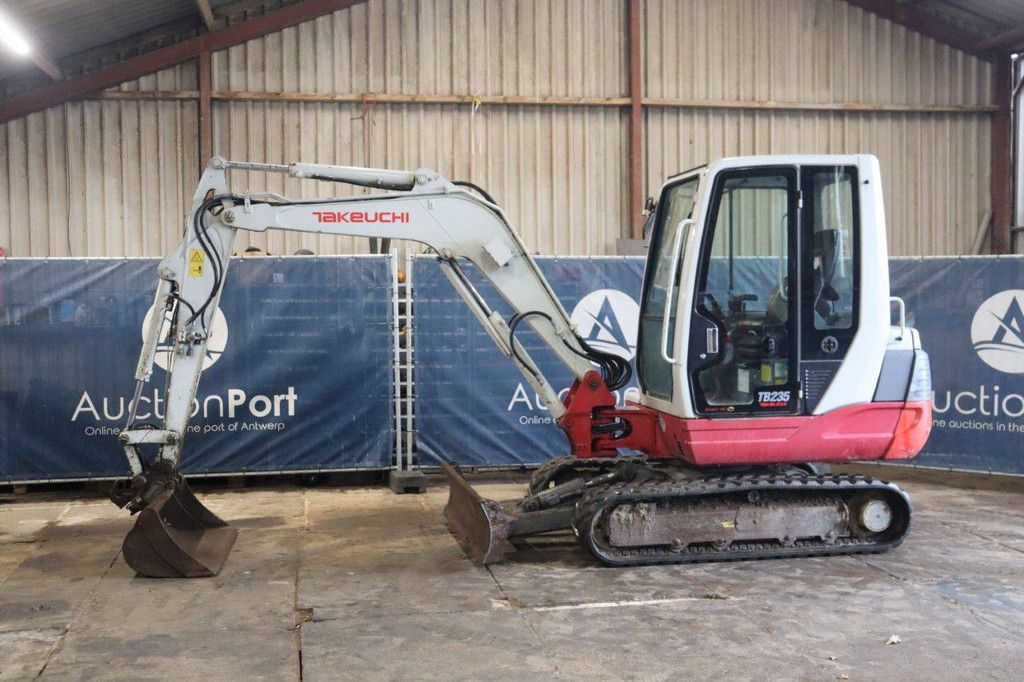 Crawler excavator Takeuchi TB235 Diesel 22kW 2011