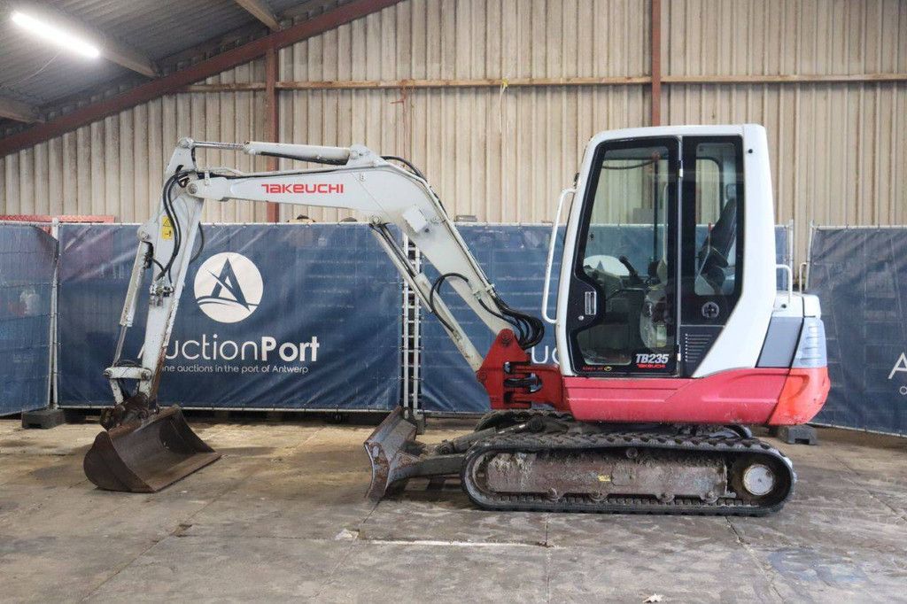 Crawler excavator Takeuchi TB235 Diesel 22kW 2011