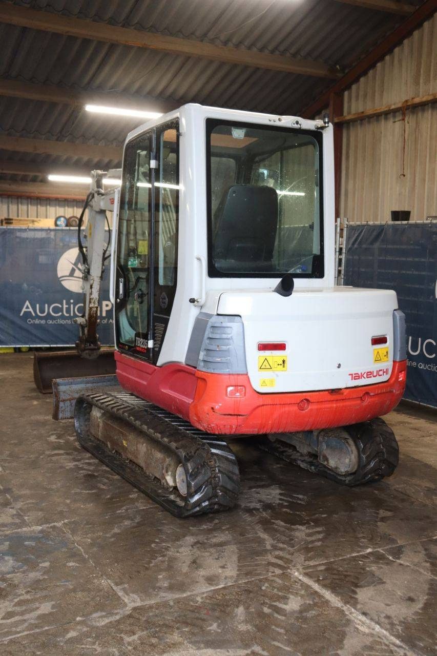 Crawler excavator Takeuchi TB235 Diesel 22kW 2011