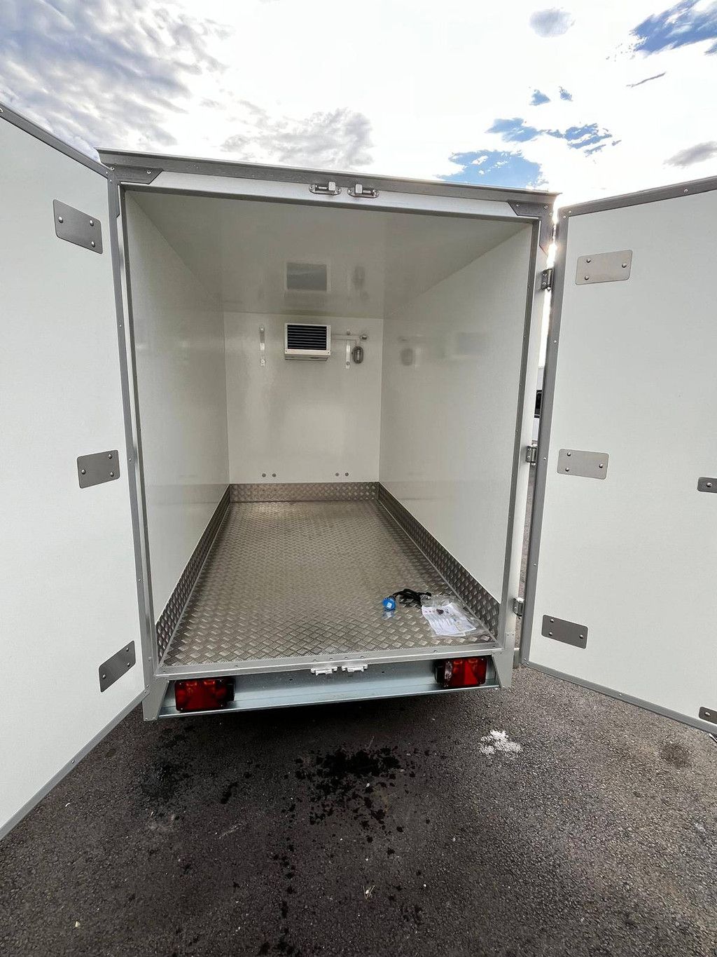 Refrigerated Truck Variant New