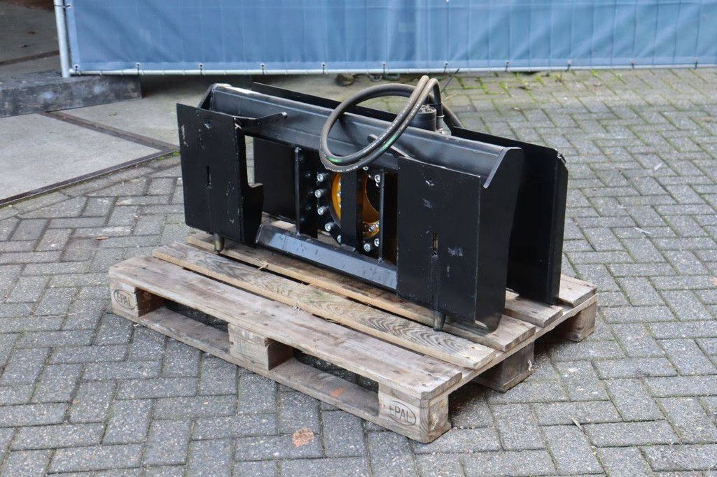 Bobcat Roto-Drive 360 degree hydraulic swivel adapter