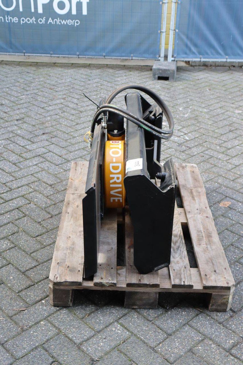 Bobcat Roto-Drive 360 degree hydraulic swivel adapter