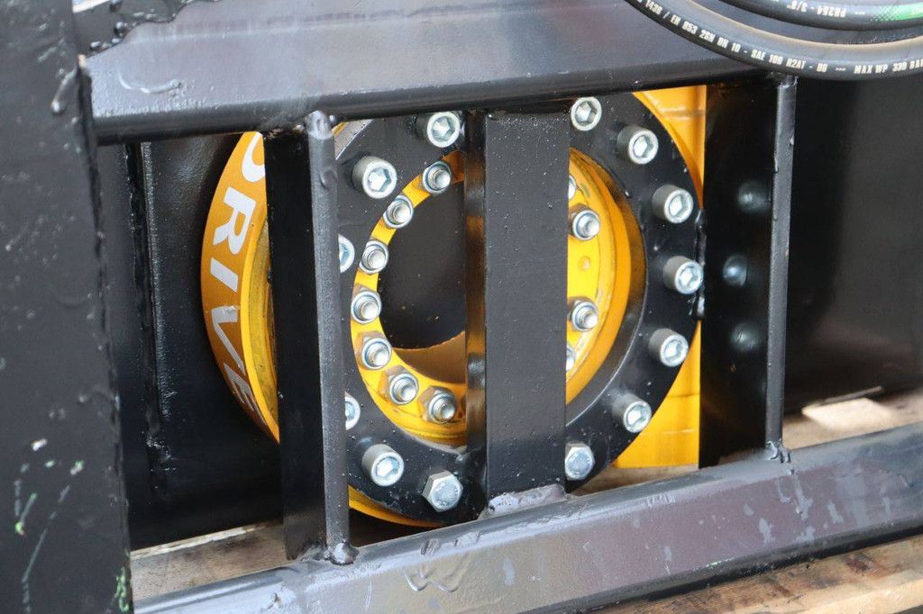 Bobcat Roto-Drive 360 degree hydraulic swivel adapter