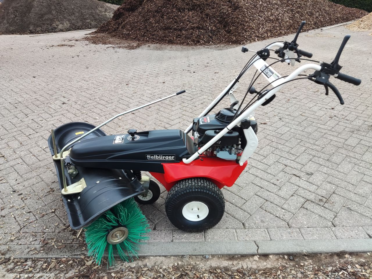 TIELBURGER veegmachine (type TK58 Hydrostat, 120 cm., hydro)