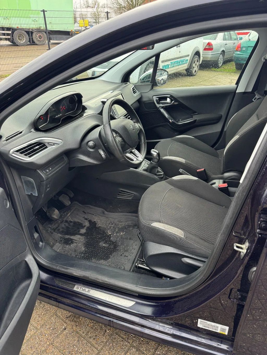 Peugeot 208 **STYLE-EURO 5B-AIRCO**