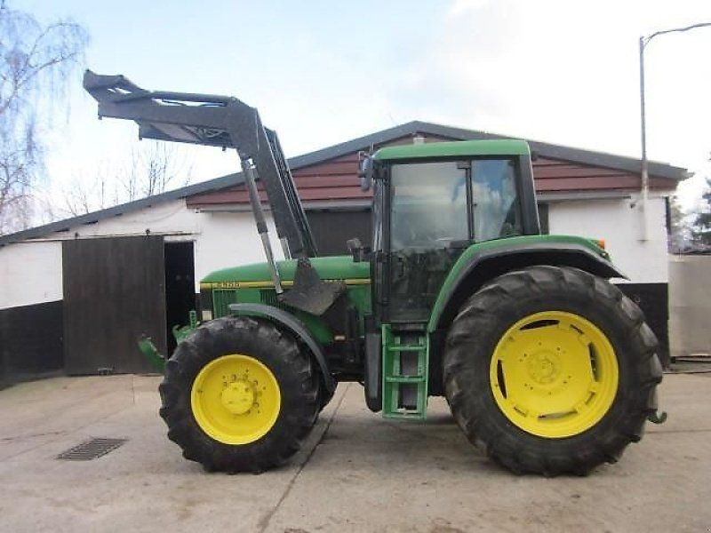 John Deere 6900