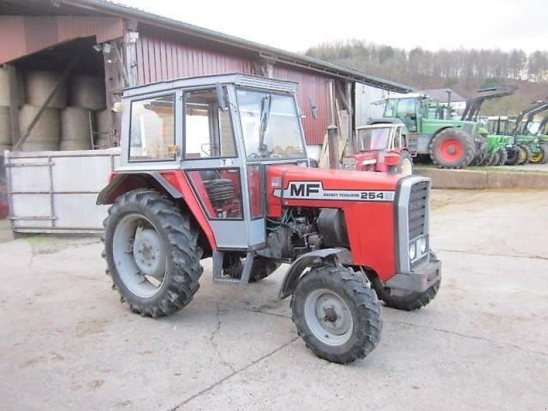 Massey Ferguson 254