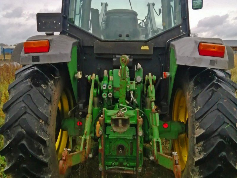 John Deere 6110 Frontlader+Druckluft