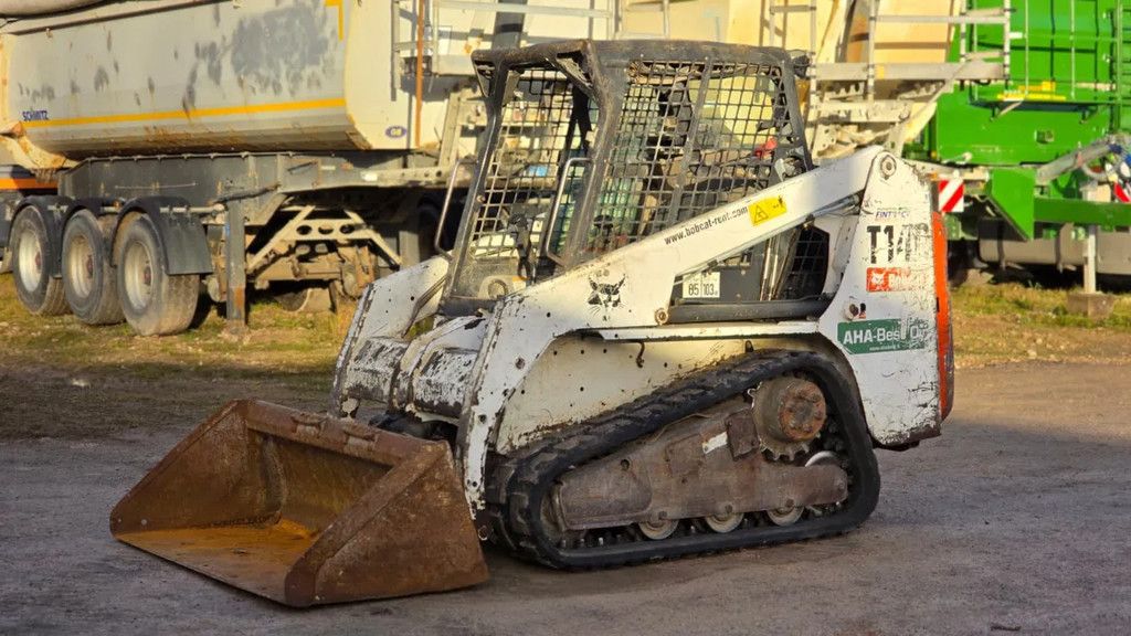 Bobcat T140