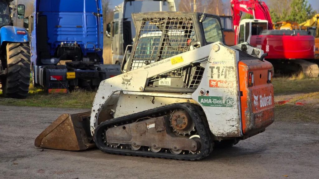 Bobcat T140