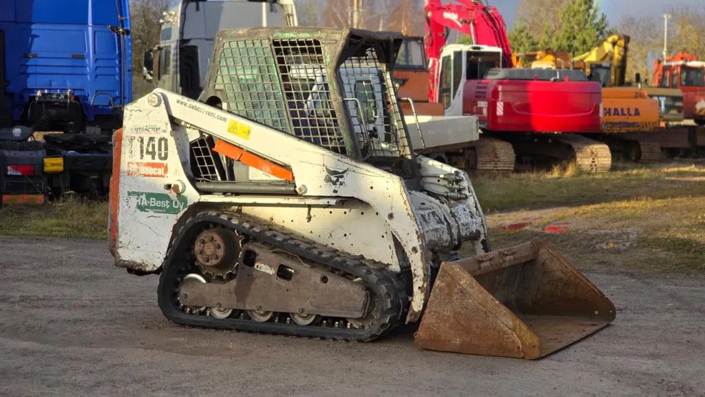 Bobcat T140