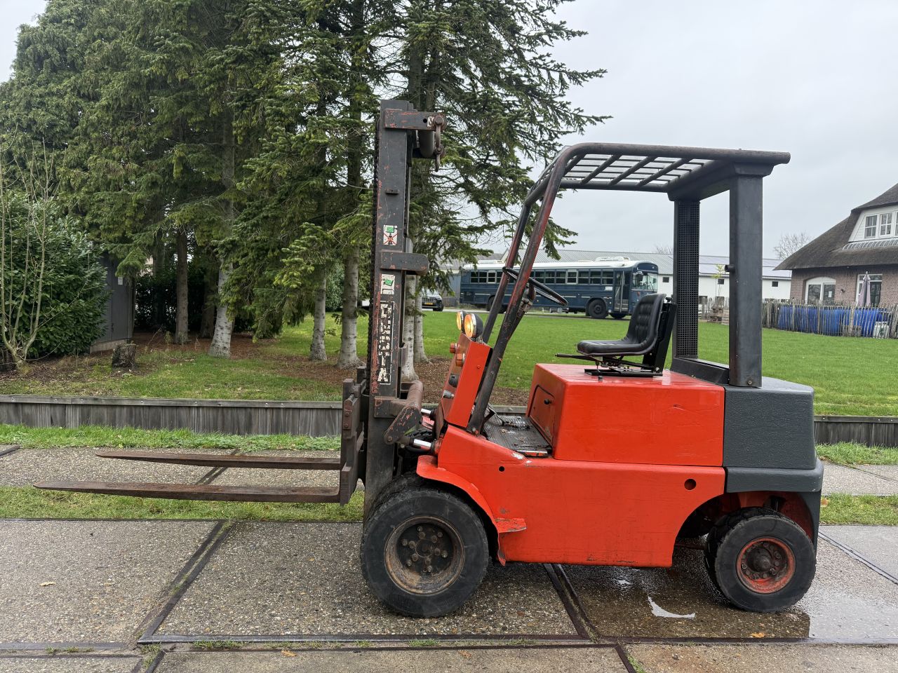 Inruilkoopje Desta 3.2 tonner diesel heftruck 4 ventielen