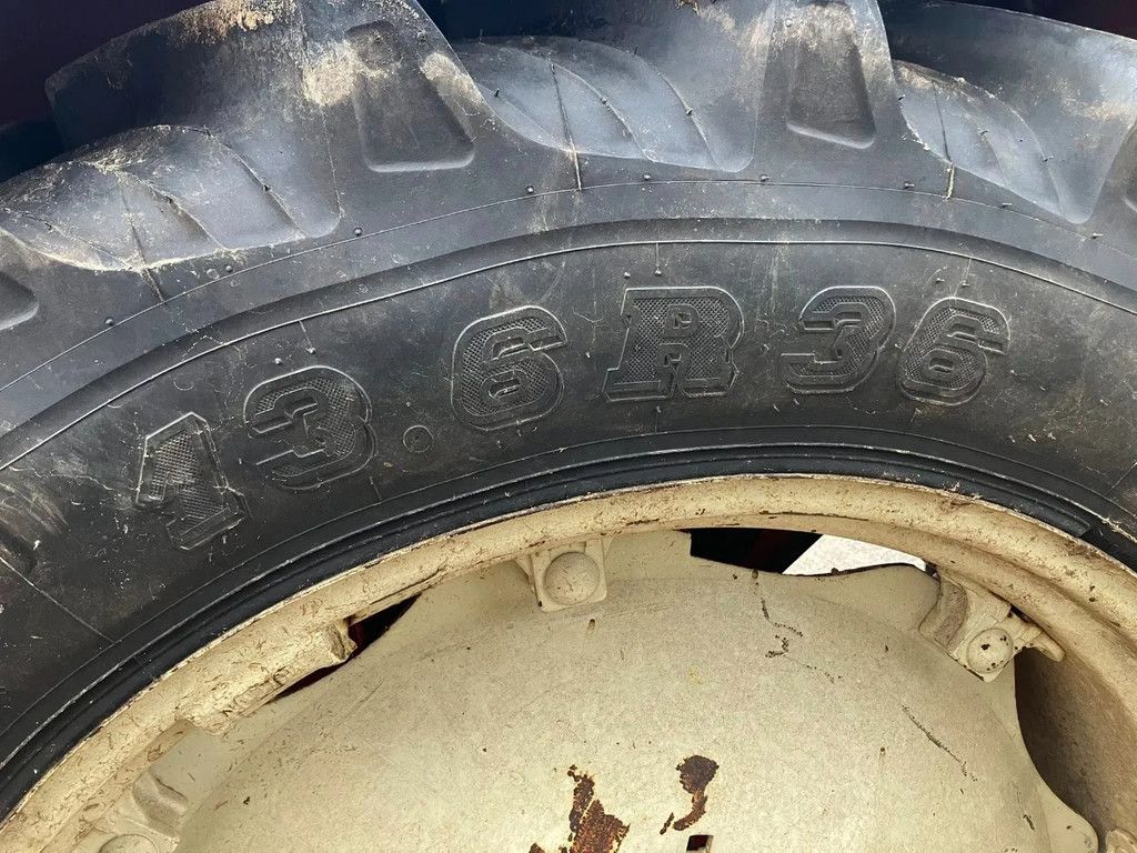 International 633 Trekker