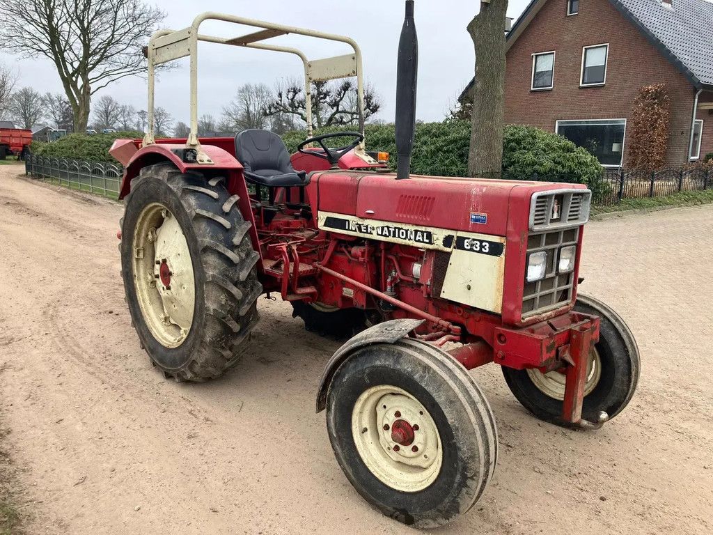 International 633 Trekker