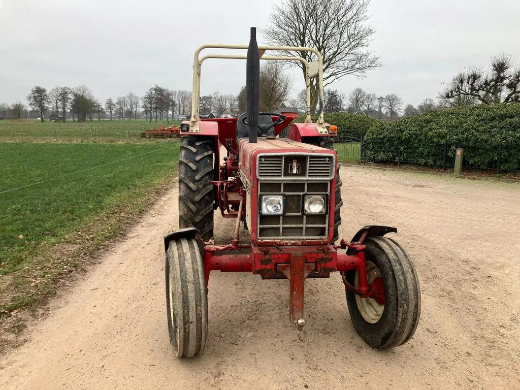 International 633 Trekker