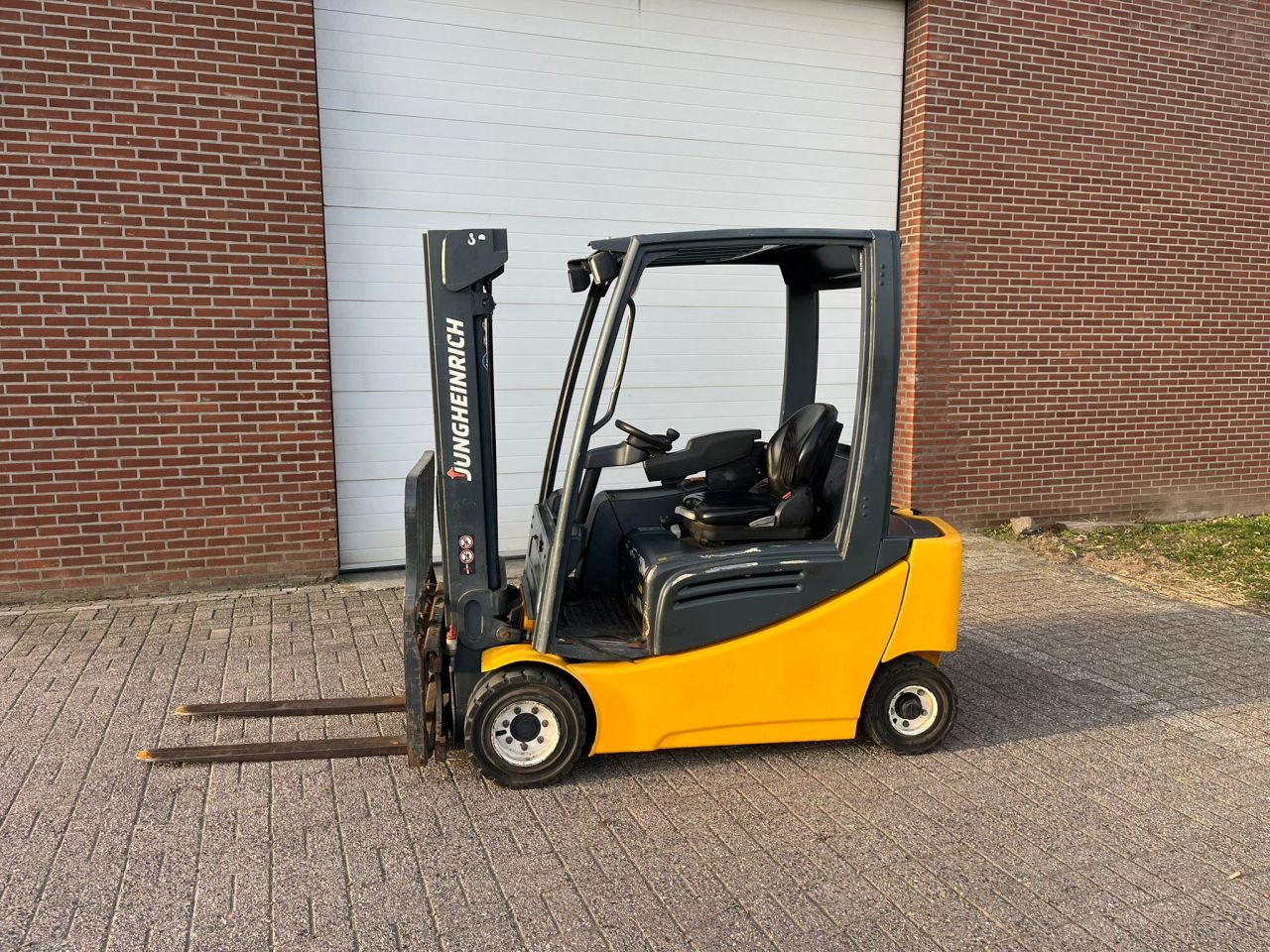 Jungheinrich EFG320 Elektrisch | 2014 | 6433U | 2T | 450CM