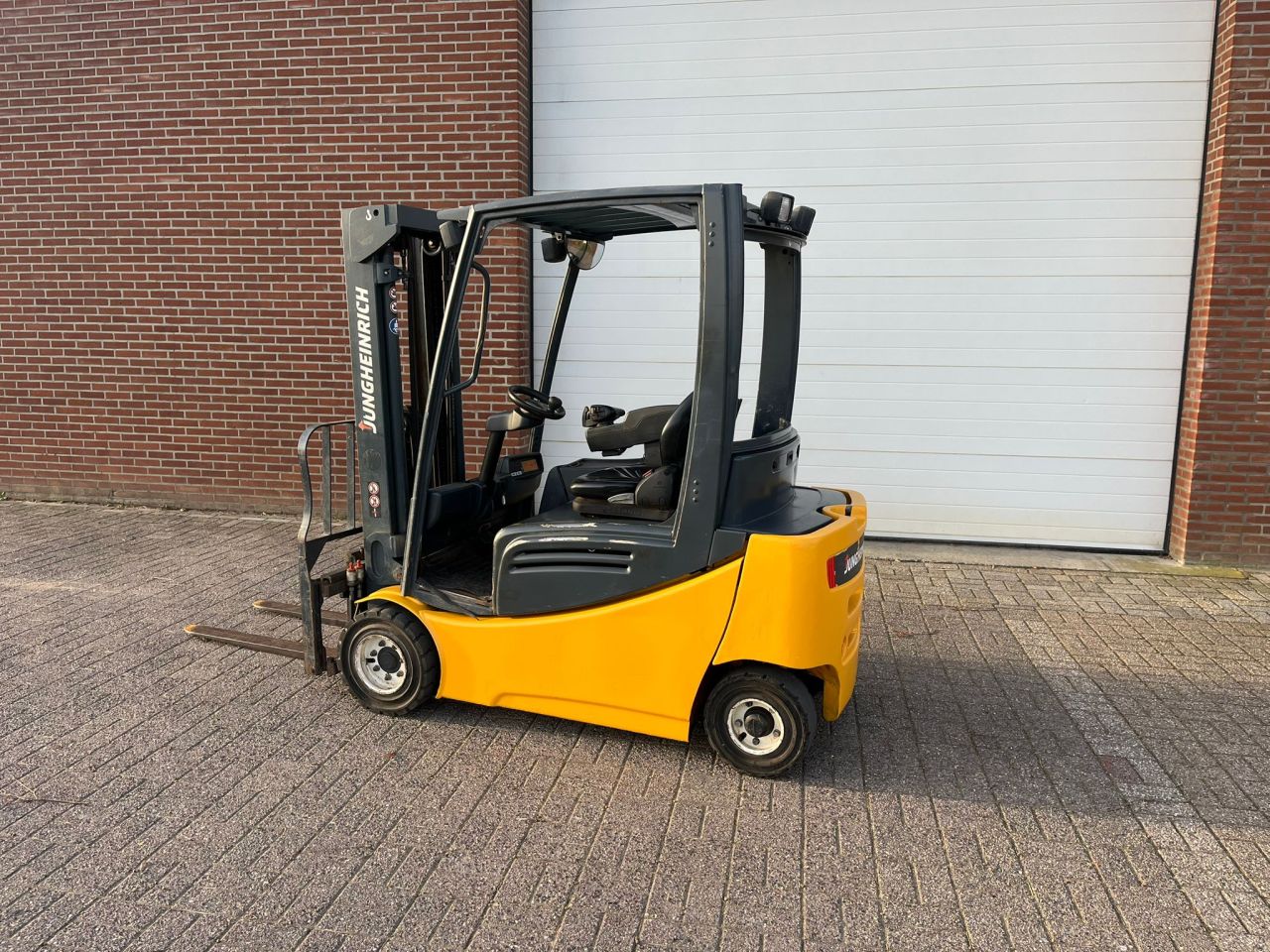 Jungheinrich EFG320 Elektrisch | 2014 | 6433U | 2T | 450CM