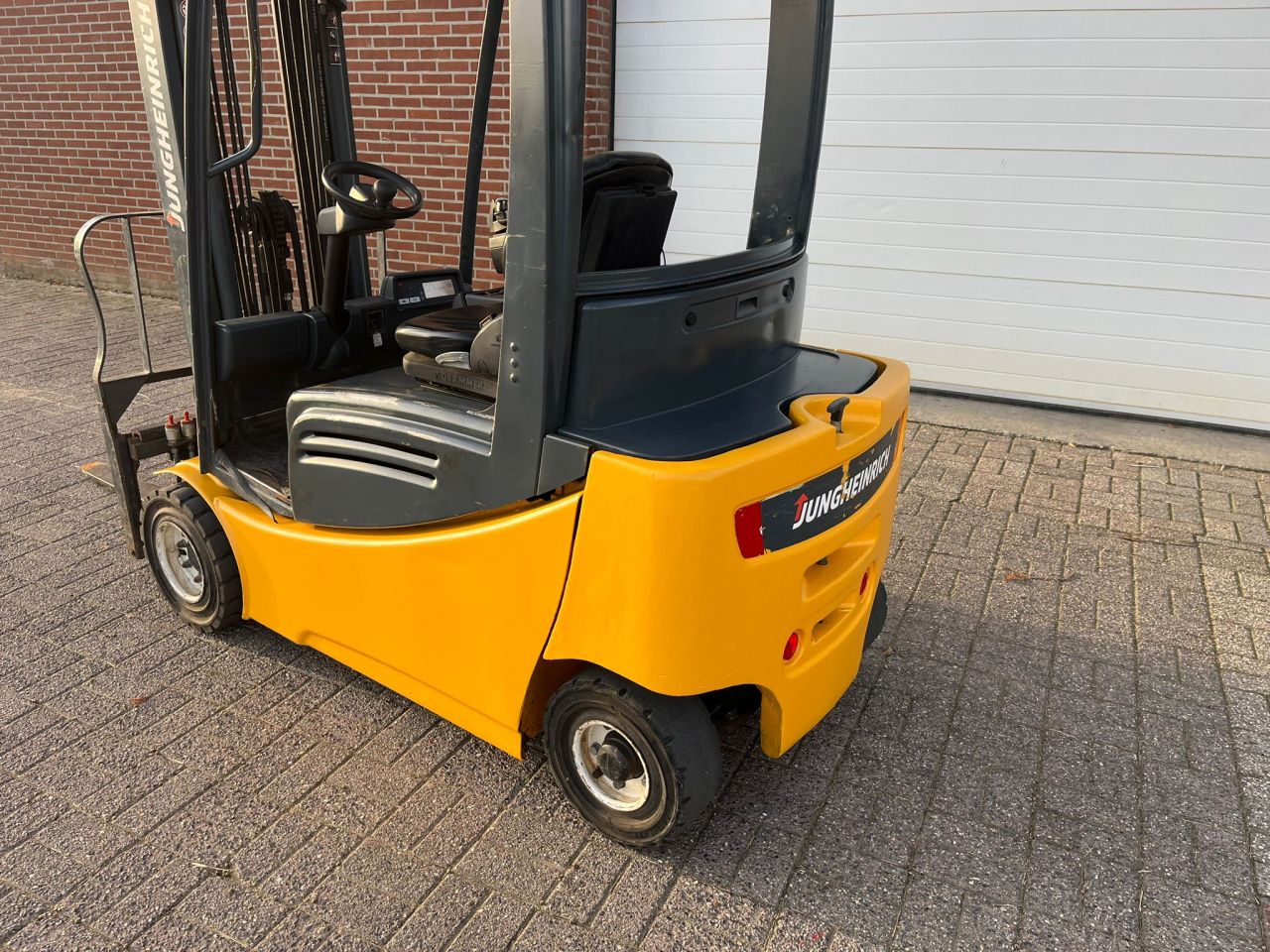 Jungheinrich EFG320 Elektrisch | 2014 | 6433U | 2T | 450CM