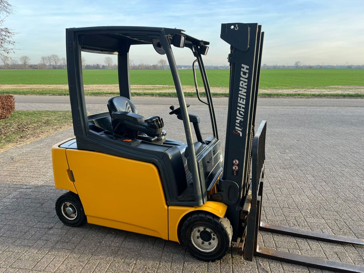 Jungheinrich EFG320 Elektrisch | 2014 | 6433U | 2T | 450CM